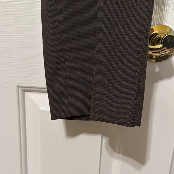 Madison Brown Dress Pants with Classic Straight-Leg Cut 36 x 32 - Picture 4 of 7